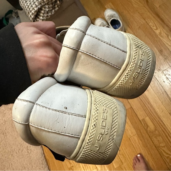 J Slides pull on sneaker with bows size 8 - Picture 7 of 7